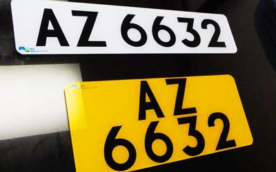 Do number plates have to be reflective