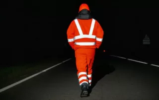 What should I pay attention to when purchasing reflective clothing